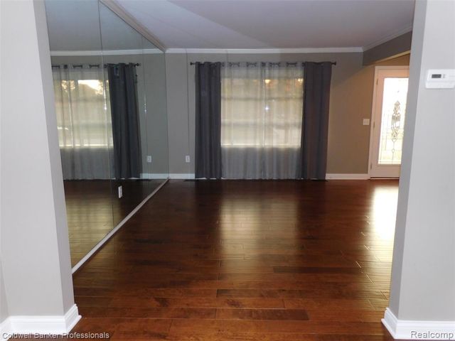 5726 Marble Drive, Troy, MI 48085