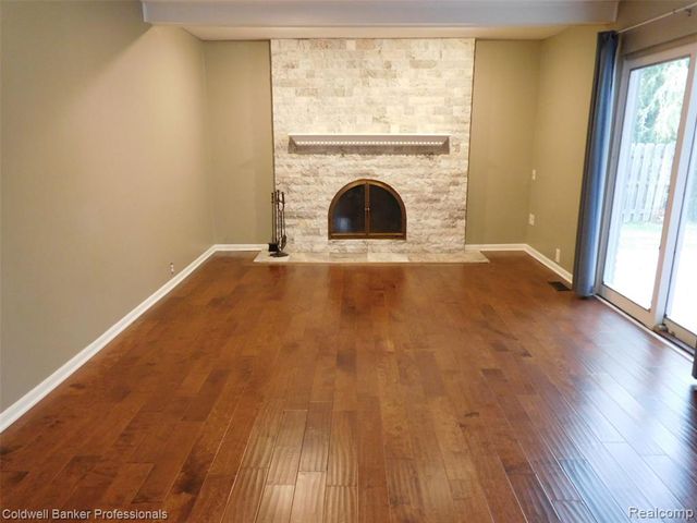 5726 Marble Drive, Troy, MI 48085