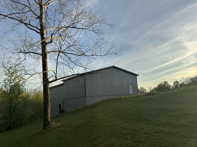 1757 Buckeye Rd, Fayetteville, TN 37334