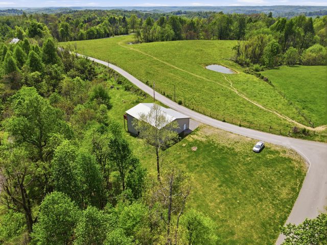 1757 Buckeye Rd, Fayetteville, TN 37334