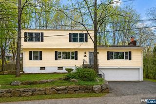 33 Brooksyde Avenue, Ringwood, NJ 07456