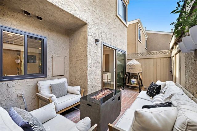 34 Starfish Court 12, Newport Beach, CA 92663
