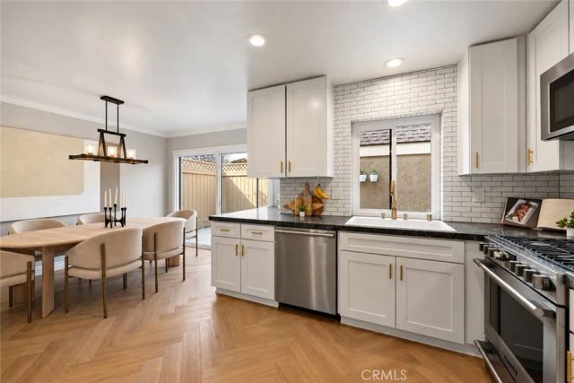 34 Starfish Court 12, Newport Beach, CA 92663