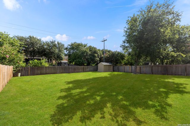6521 Ashby Pt, Live Oak, TX 78233