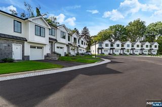 13 Fey Place, Oradell, NJ 07649