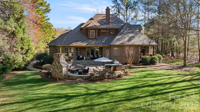 2379 Metcalf Drive, Sherrills Ford, NC 28673