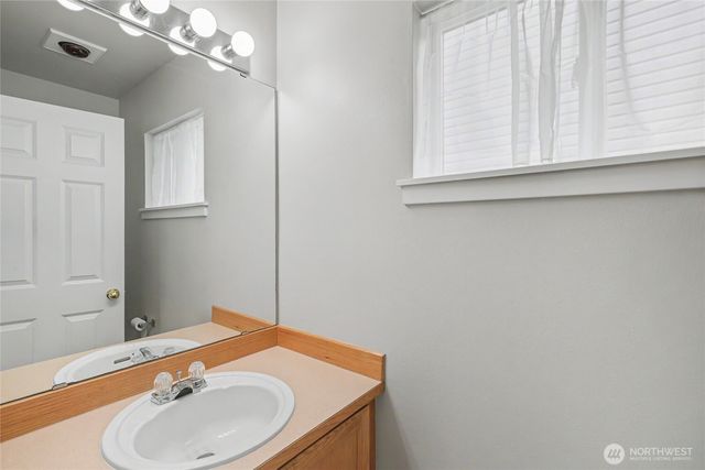 1421 Rooklidge Street, Dupont, WA 98327