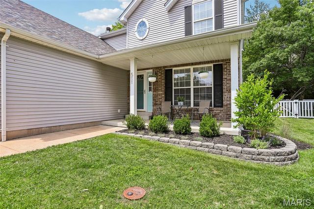 511 Winter Garden Drive, Fenton, MO 63026