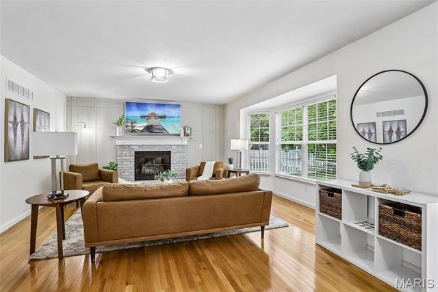 511 Winter Garden Drive, Fenton, MO 63026