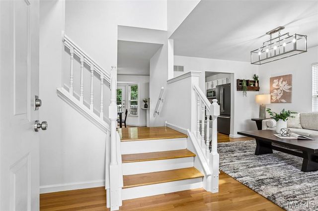 511 Winter Garden Drive, Fenton, MO 63026