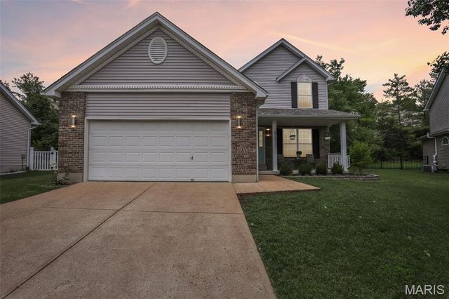 511 Winter Garden Drive, Fenton, MO 63026
