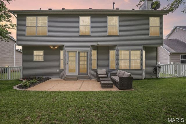 511 Winter Garden Drive, Fenton, MO 63026