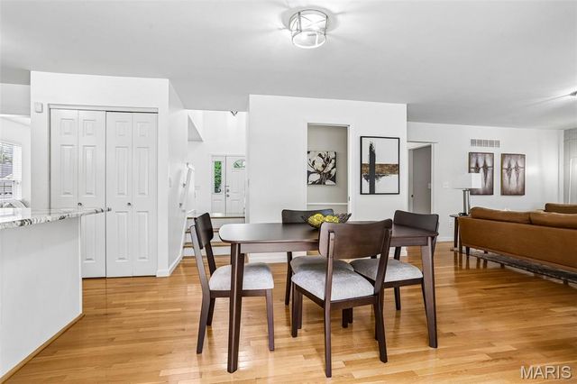 511 Winter Garden Drive, Fenton, MO 63026