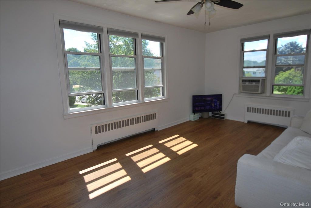 10 Stokes Road 2A, Yonkers, NY 10710 — photo 4