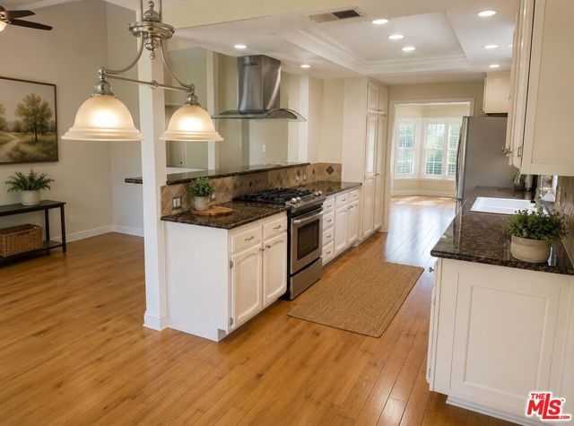 20319 Ingomar Street, Winnetka (los Angeles), CA 91306
