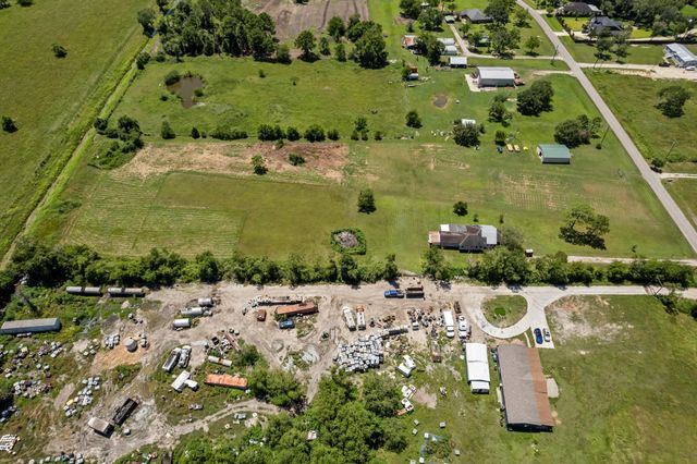 5531 County Road 435, Alvin, TX 77511