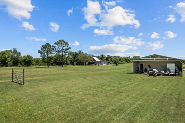 5531 County Road 435, Alvin, TX 77511