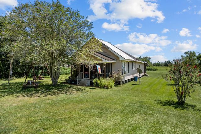 5531 County Road 435, Alvin, TX 77511