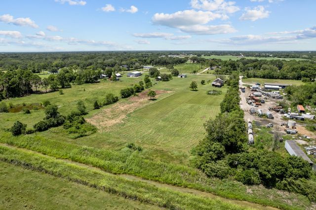 5531 County Road 435, Alvin, TX 77511