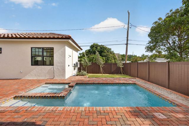 1013 Ardmore Road, West Palm Beach, FL 33401