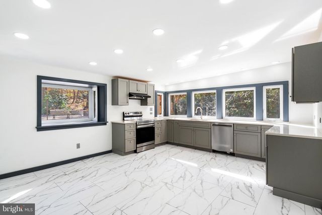 3211 PRICETOWN RD, Fleetwood, PA 19522