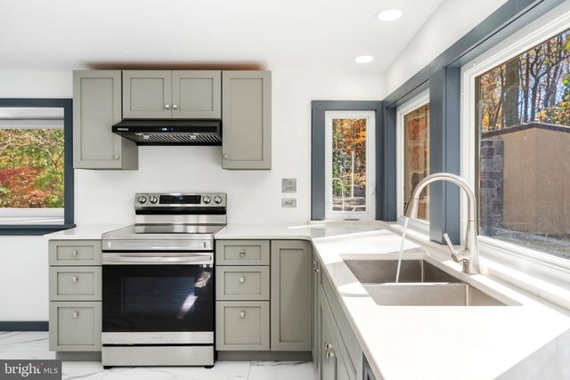 3211 PRICETOWN RD, Fleetwood, PA 19522