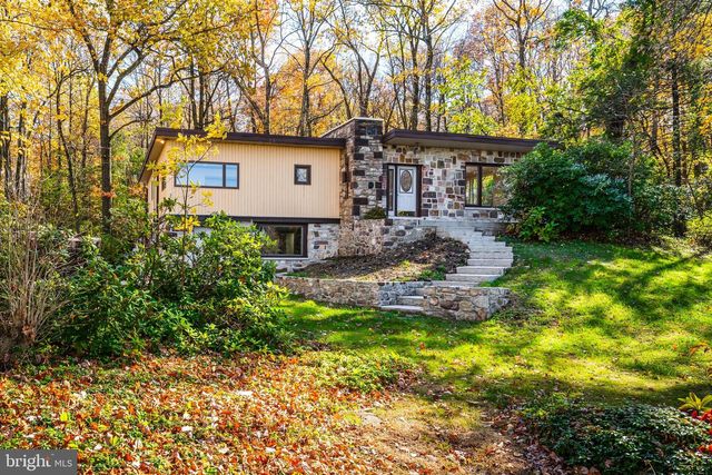 3211 PRICETOWN RD, Fleetwood, PA 19522