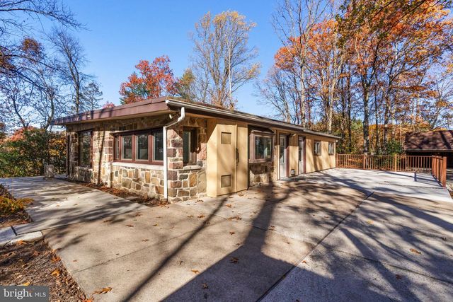 3211 PRICETOWN RD, Fleetwood, PA 19522