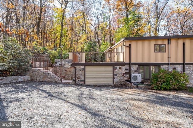 3211 PRICETOWN RD, Fleetwood, PA 19522