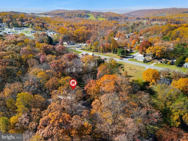 3211 PRICETOWN RD, Fleetwood, PA 19522