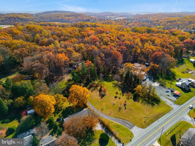 3211 PRICETOWN RD, Fleetwood, PA 19522