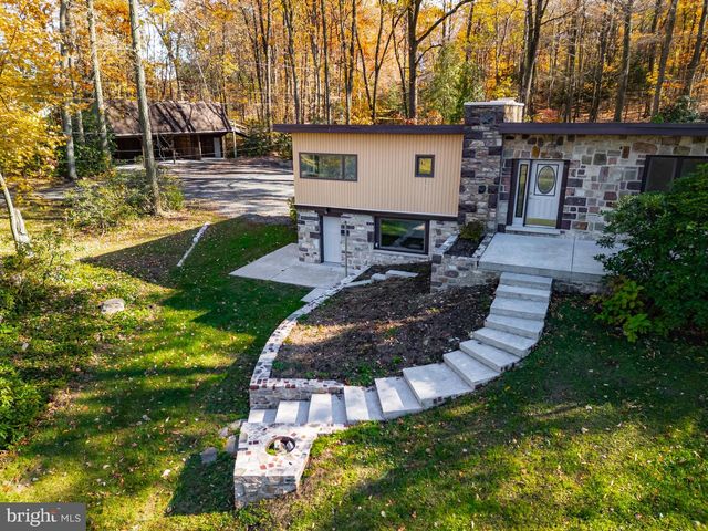 3211 PRICETOWN RD, Fleetwood, PA 19522