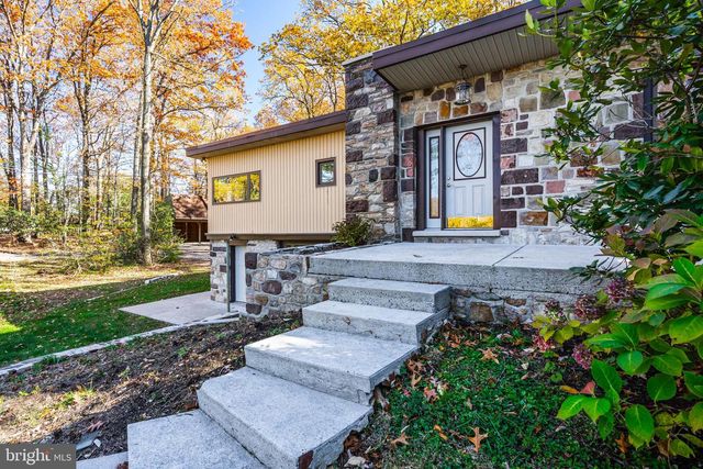 3211 PRICETOWN RD, Fleetwood, PA 19522