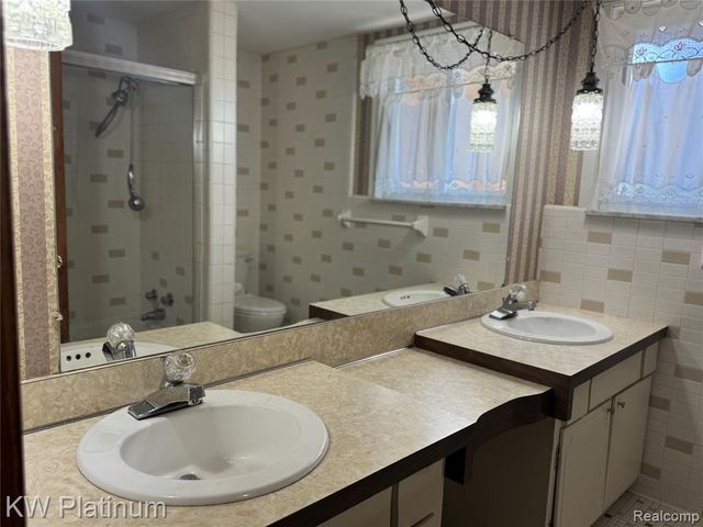 37351 Andrew Drive, Sterling Heights, MI 48312