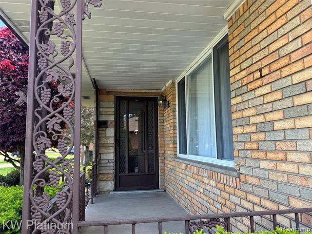 37351 Andrew Drive, Sterling Heights, MI 48312