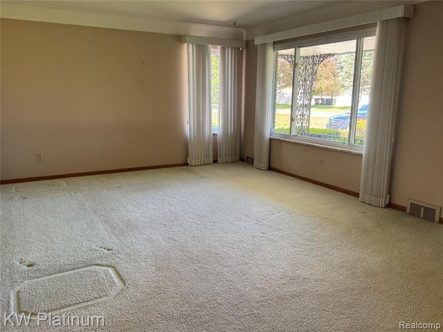 37351 Andrew Drive, Sterling Heights, MI 48312