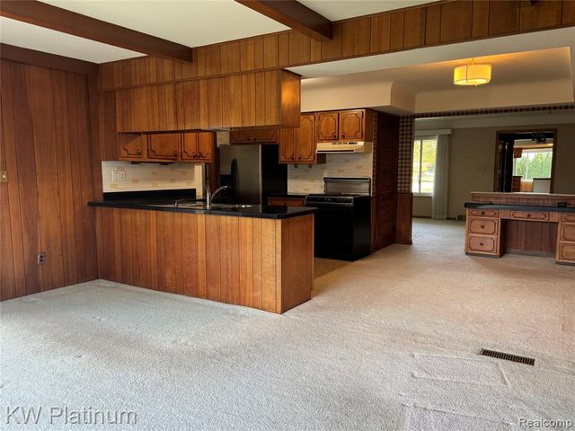 37351 Andrew Drive, Sterling Heights, MI 48312