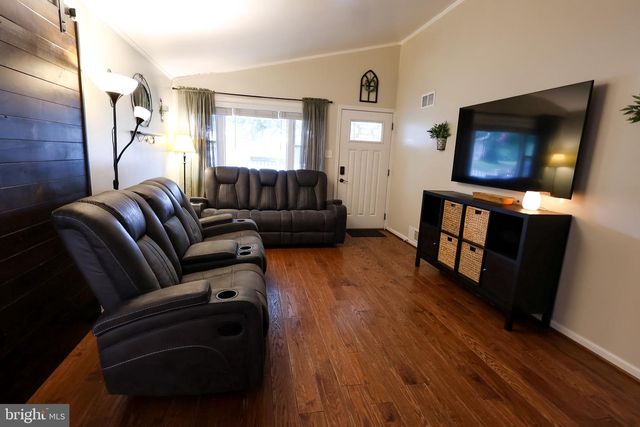 7636 DUNMANWAY, Dundalk, MD 21222
