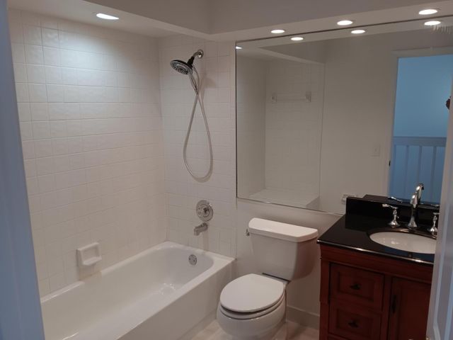 23157 Fountain View Drive E, Boca Raton, FL 33433