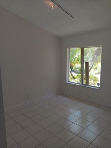 23157 Fountain View Drive E, Boca Raton, FL 33433