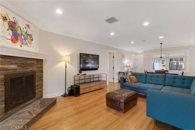 22107 San Miguel, Woodland Hills, CA 91364