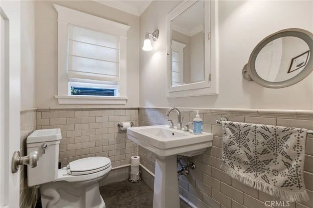 22107 San Miguel, Woodland Hills, CA 91364