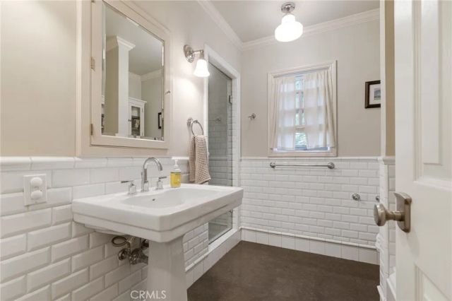 22107 San Miguel, Woodland Hills, CA 91364