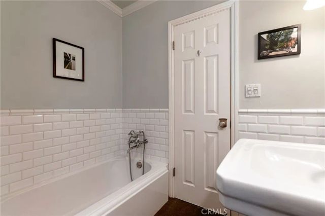 22107 San Miguel, Woodland Hills, CA 91364