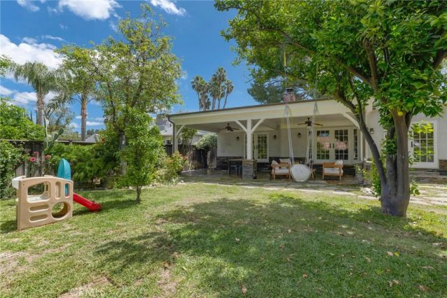 22107 San Miguel, Woodland Hills, CA 91364