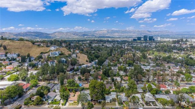 22107 San Miguel, Woodland Hills, CA 91364