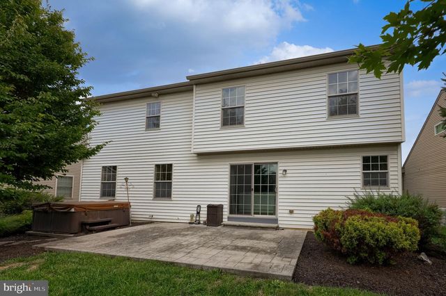 1314 HEATHERWOOD DR, Mount Joy, PA 17552