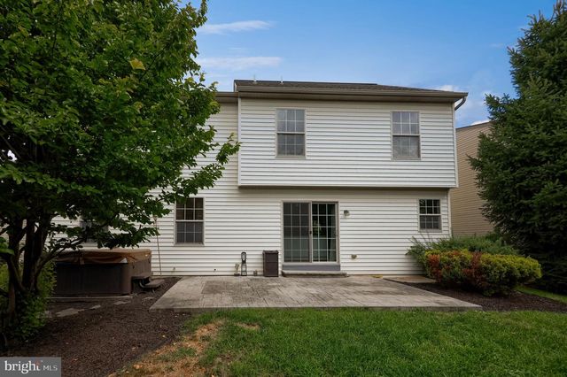 1314 HEATHERWOOD DR, Mount Joy, PA 17552