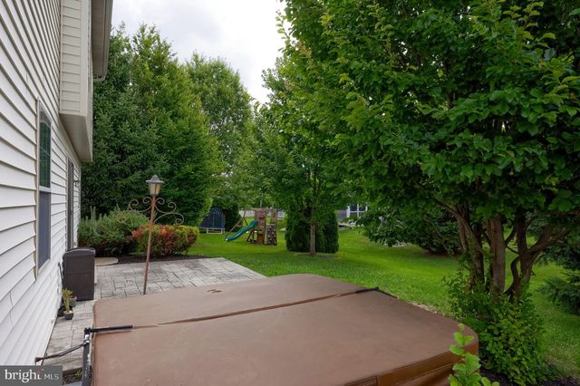 1314 HEATHERWOOD DR, Mount Joy, PA 17552