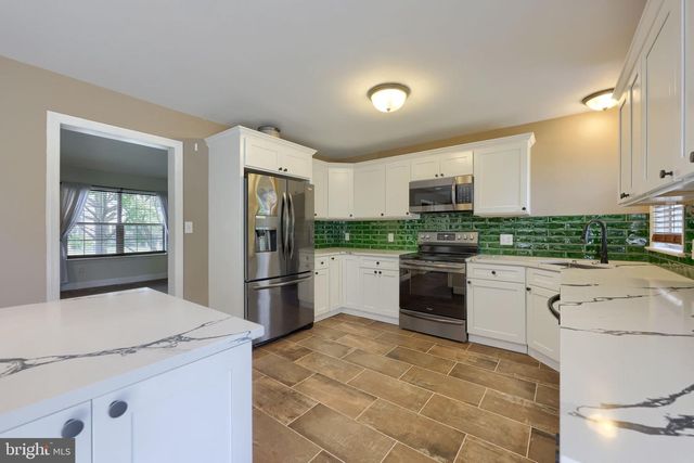1314 HEATHERWOOD DR, Mount Joy, PA 17552